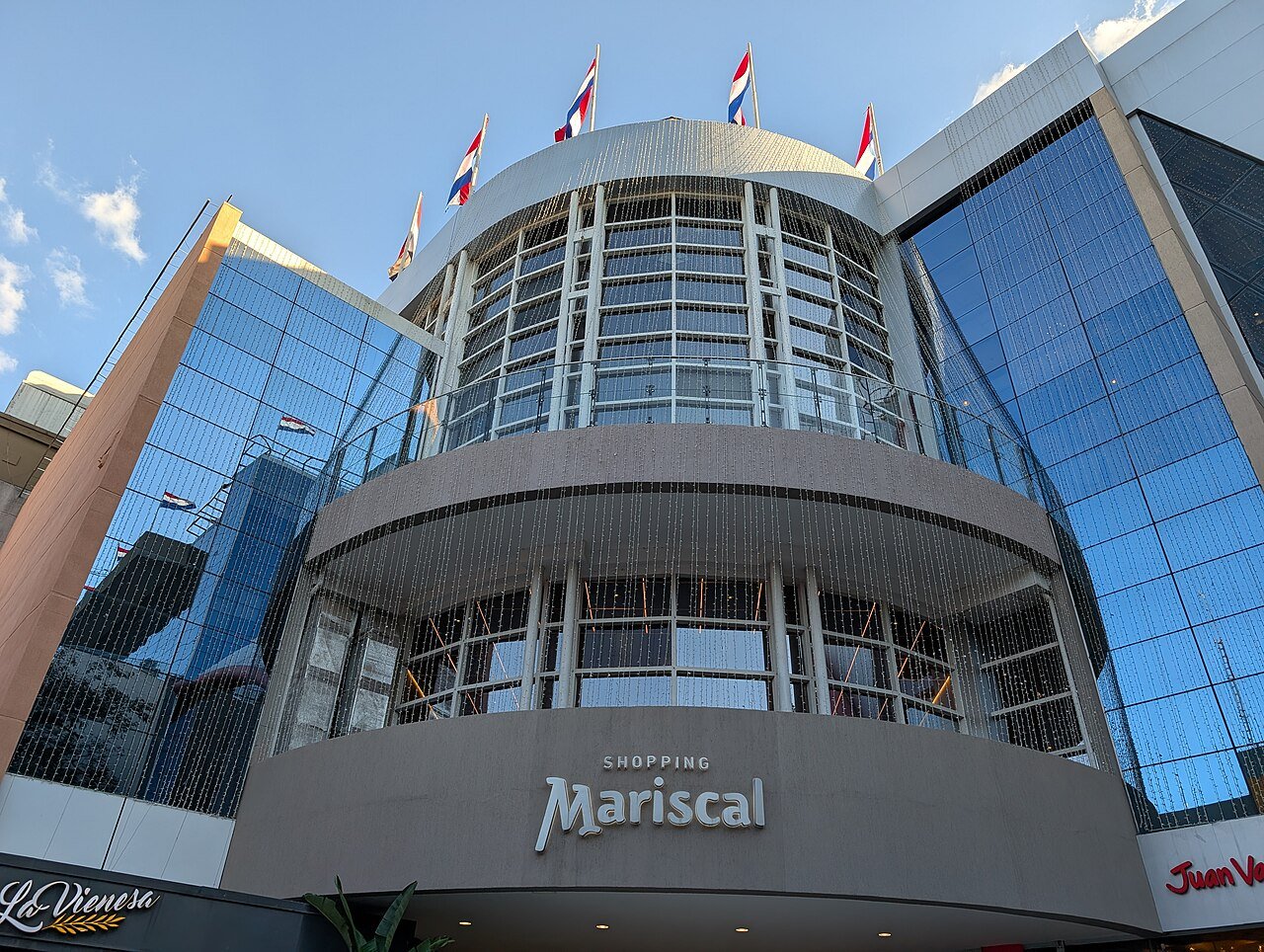 Façade du Shopping Mariscal à Asunción